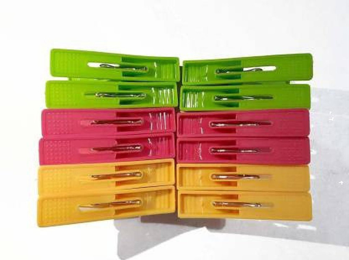 প্লাস্টিক ক্লথ ক্লিপস  ১ সেট এর ছবি